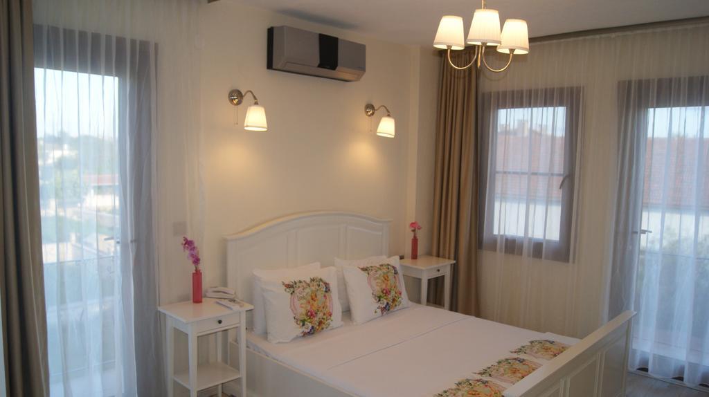 Ender Hotel (Adults Only) Айвалык Экстерьер фото